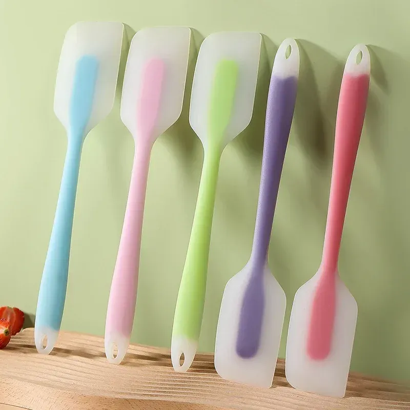 Spatule en silicone, détail du bord