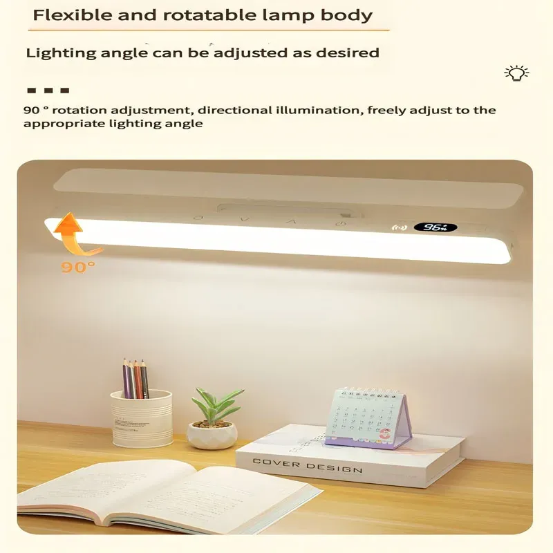 Lampe magnétique fixée sur un lit