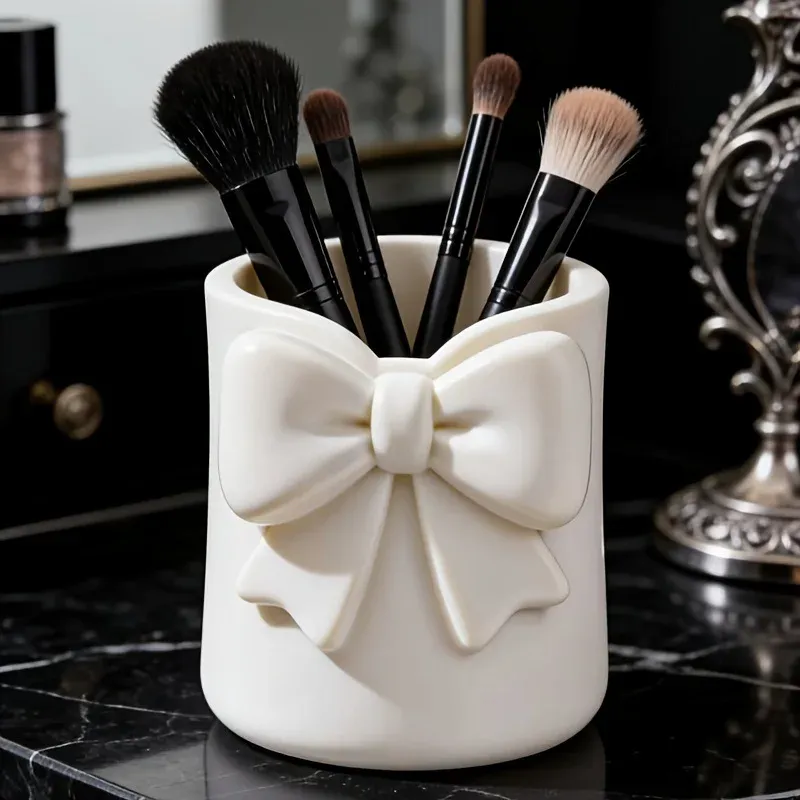 Organiseur de maquillage sur coiffeuse