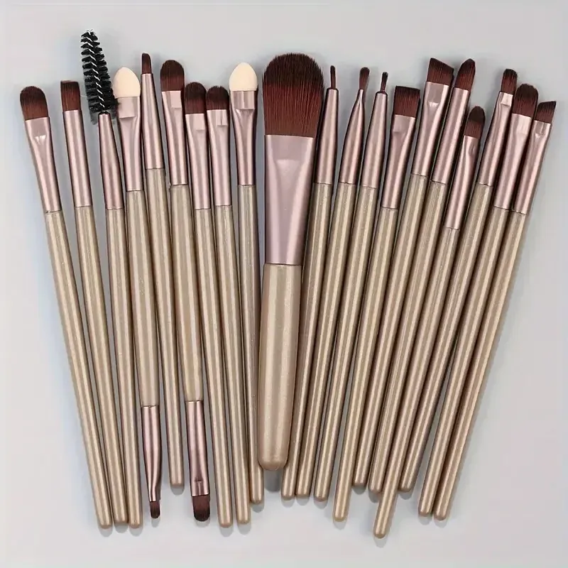 Ensemble de pinceaux de maquillage synthétiques de qualité supérieure : fond de teint, poudre, blush et ombre à paupières (Kabuki) 17