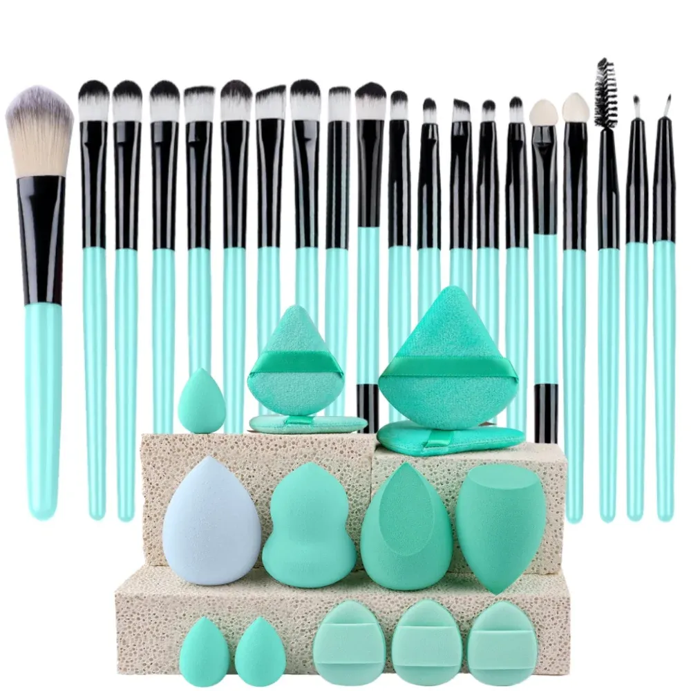 Ensemble de pinceaux de maquillage synthétiques de qualité supérieure : fond de teint, poudre, blush et ombre à paupières (Kabuki) 28