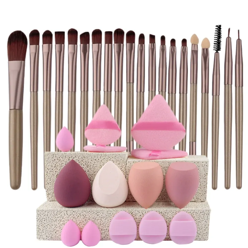 Ensemble de pinceaux de maquillage synthétiques de qualité supérieure : fond de teint, poudre, blush et ombre à paupières (Kabuki) 33