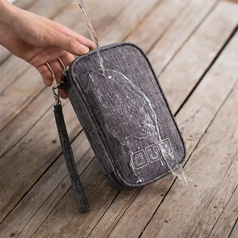 Pochette de rangement pour câbles en situation