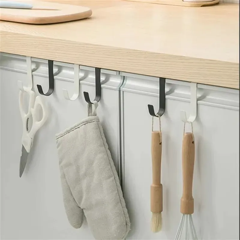 Crochets polyvalents pour porte d'armoire de cuisine et de salle de bains 4