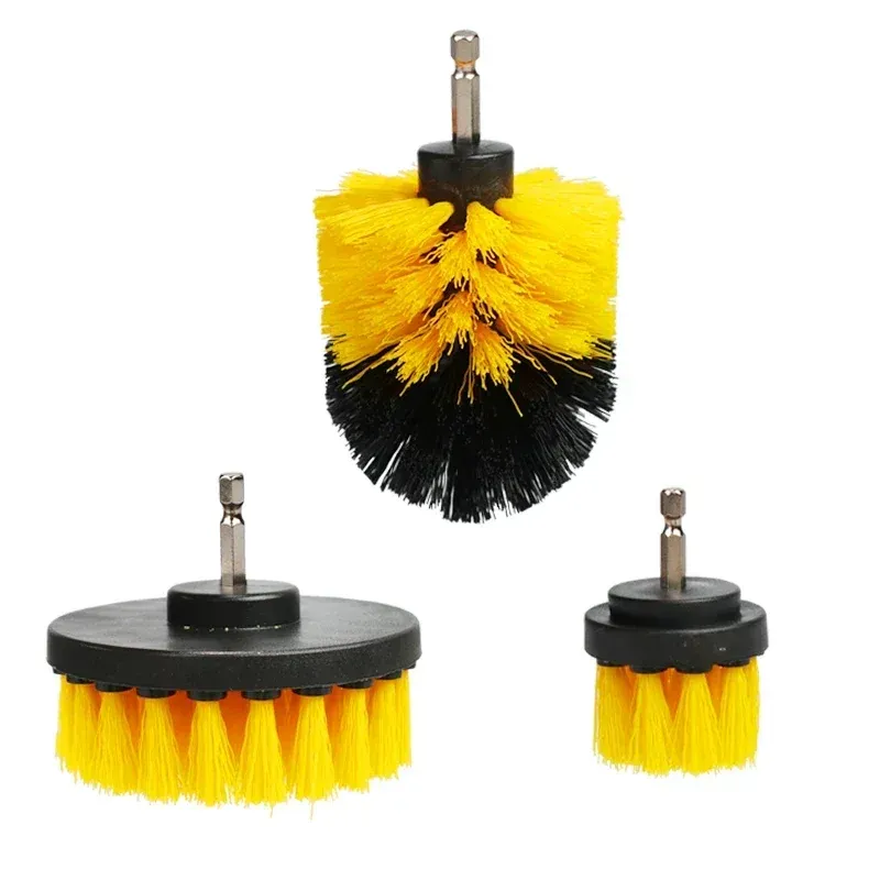 Brosse fixée sur une perceuse