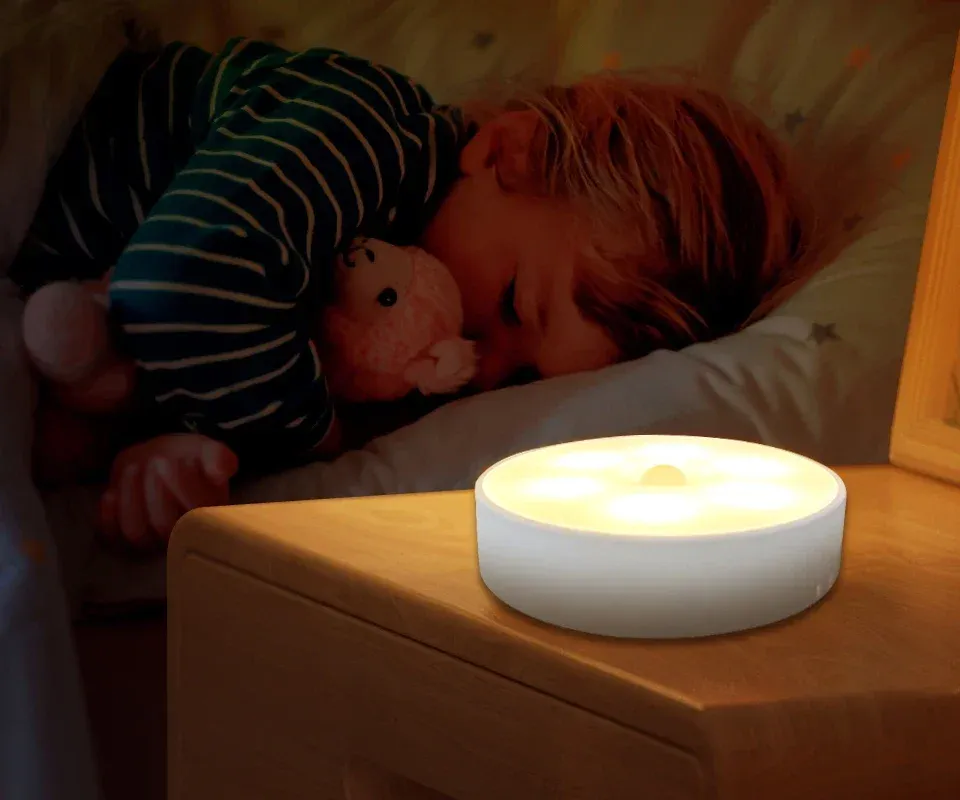 Veilleuse LED dans une chambre d'enfant