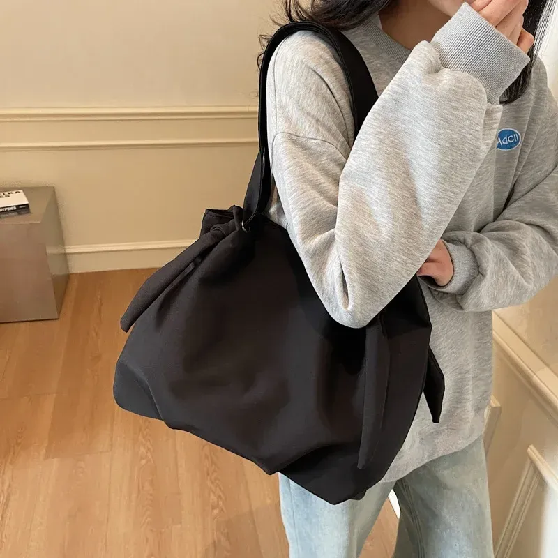 Détail du sac de voyage pliable