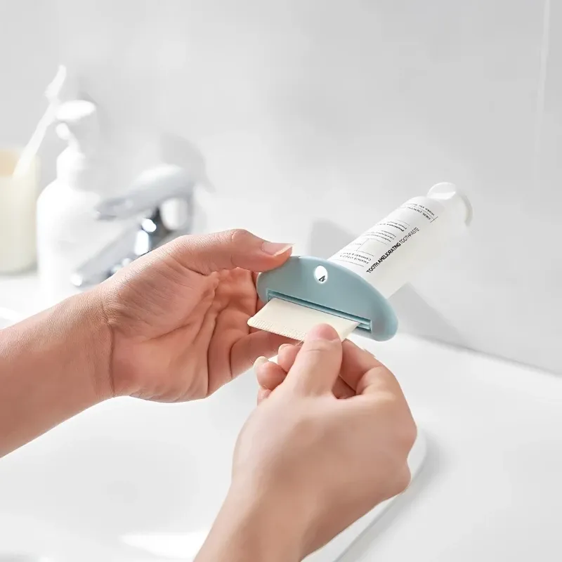 Pince multifonction pour tube de dentifrice et distributeur de nettoyant visage 2