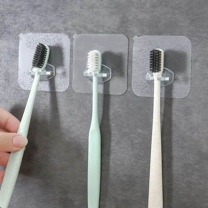 Vue détaillée du porte-brosse à dents transparent