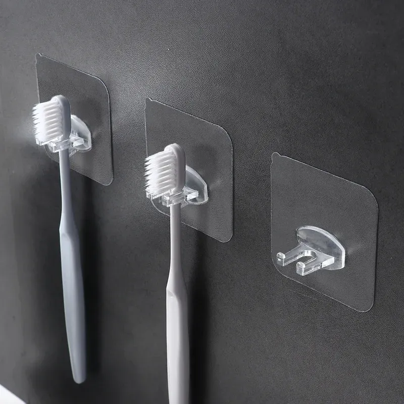 Porte-brosse à dents mural dans une salle de bain moderne