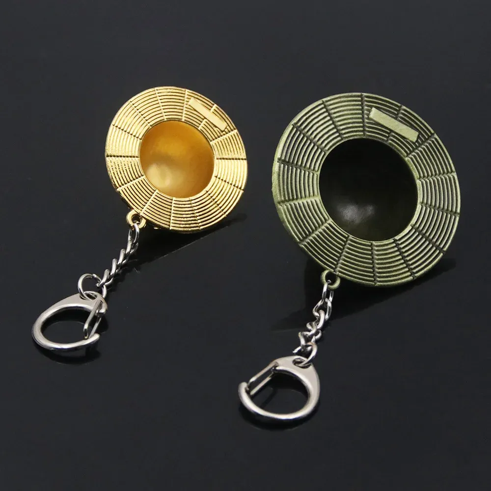 Porte-clés en métal à pendentif chapeau de paille, style anime classique 3