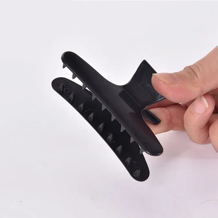 Pince papillon noire pour chignon