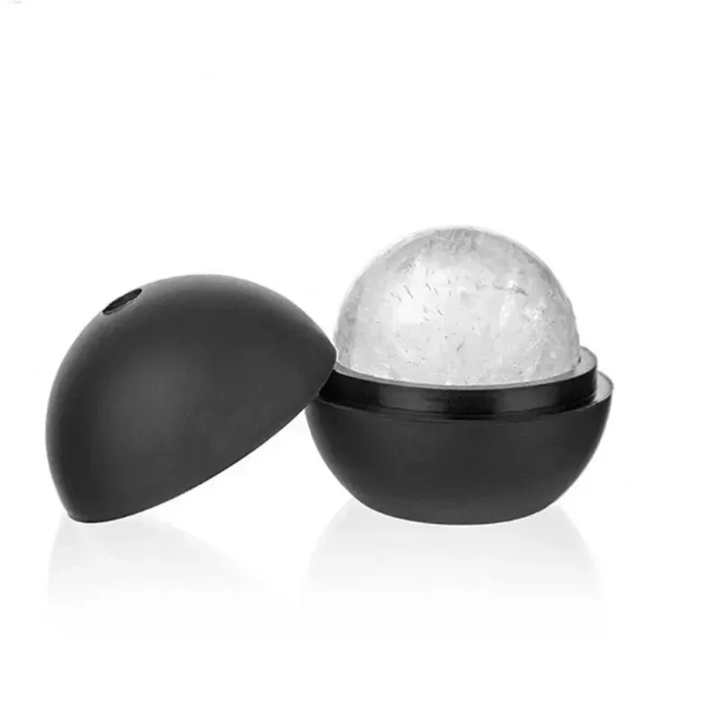 Moule à glaçons en silicone en situation d'usage