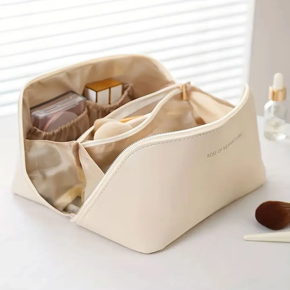 Trousse de maquillage de luxe pour femme, vue d'ensemble