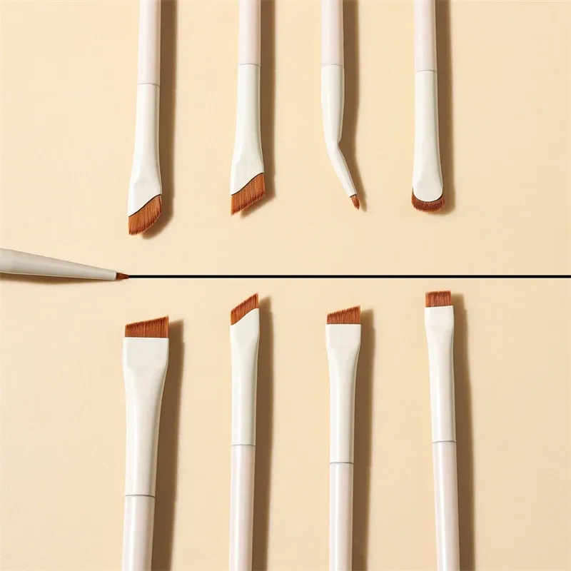 Ensemble de pinceaux présenté dans son ensemble
