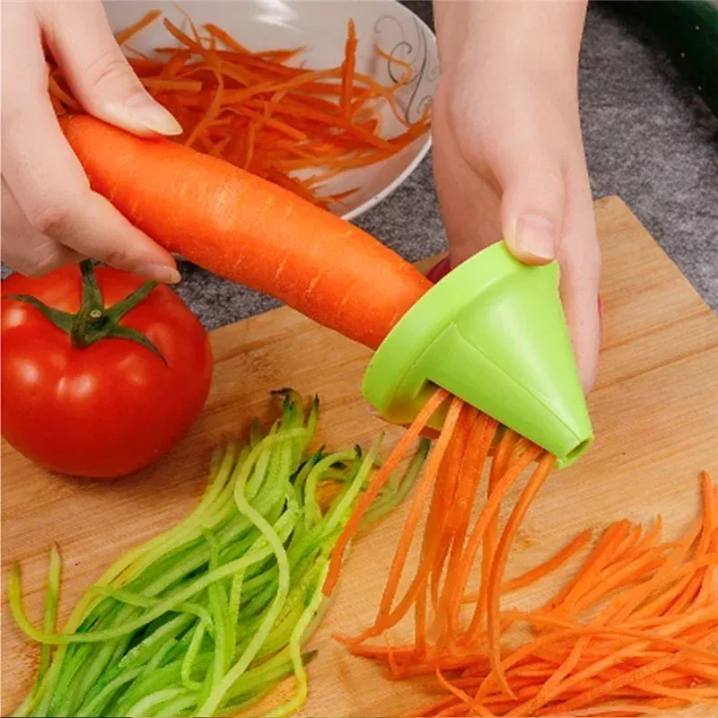 Éplucheur-râpe en spirale multifonction pour fruits et légumes 1