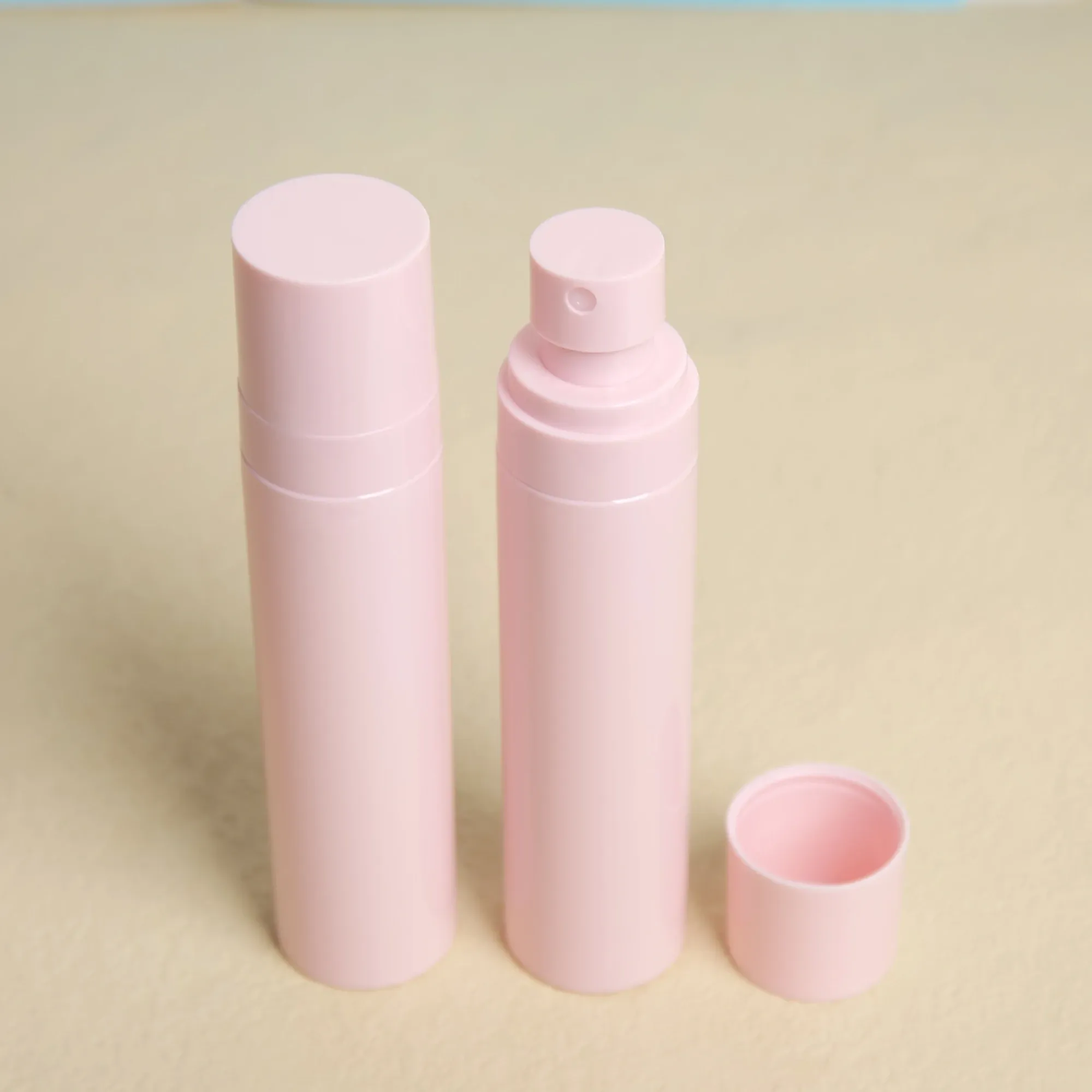 Vaporisateur de parfum rechargeable en plastique portable, rose opaque, pulvérisateur de brume pour voyage, 60 ml, 80 ml, 100 ml - Image 1