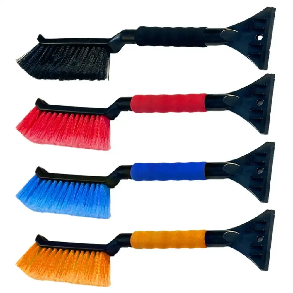 Utilisation de la brosse à neige sur le toit