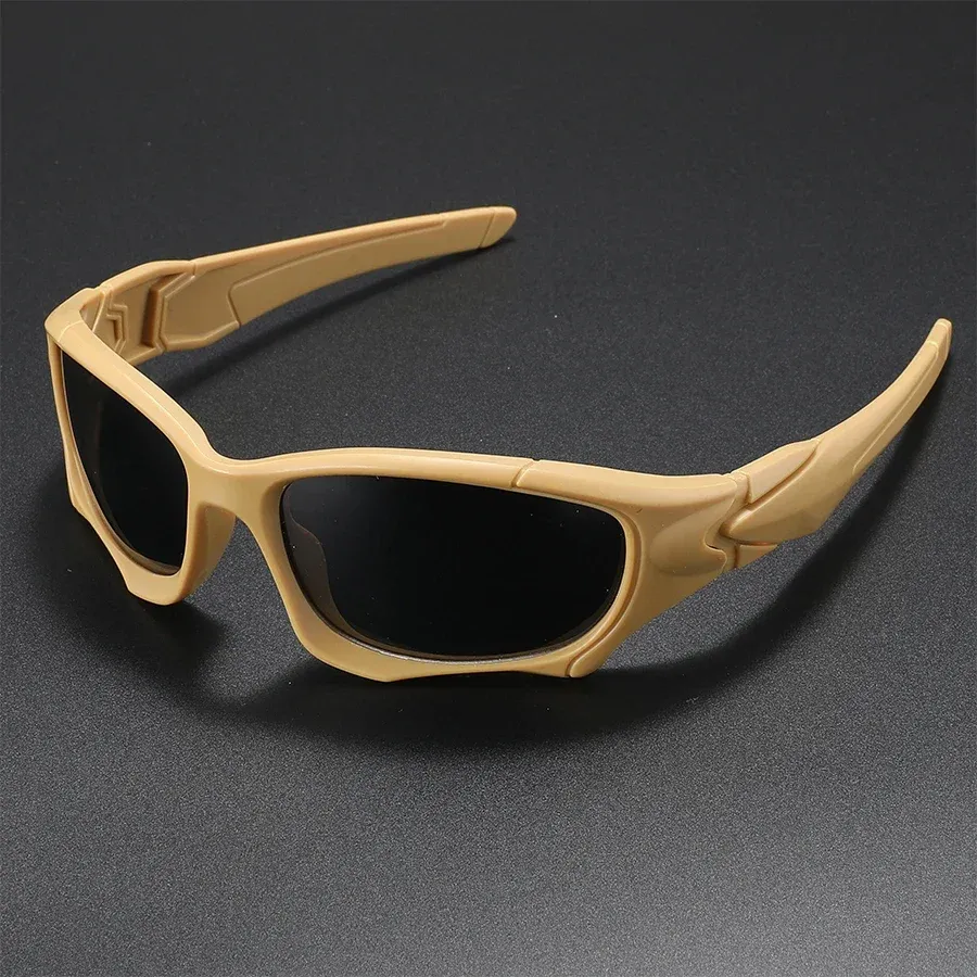 Lunettes de soleil présentées sous plusieurs angles
