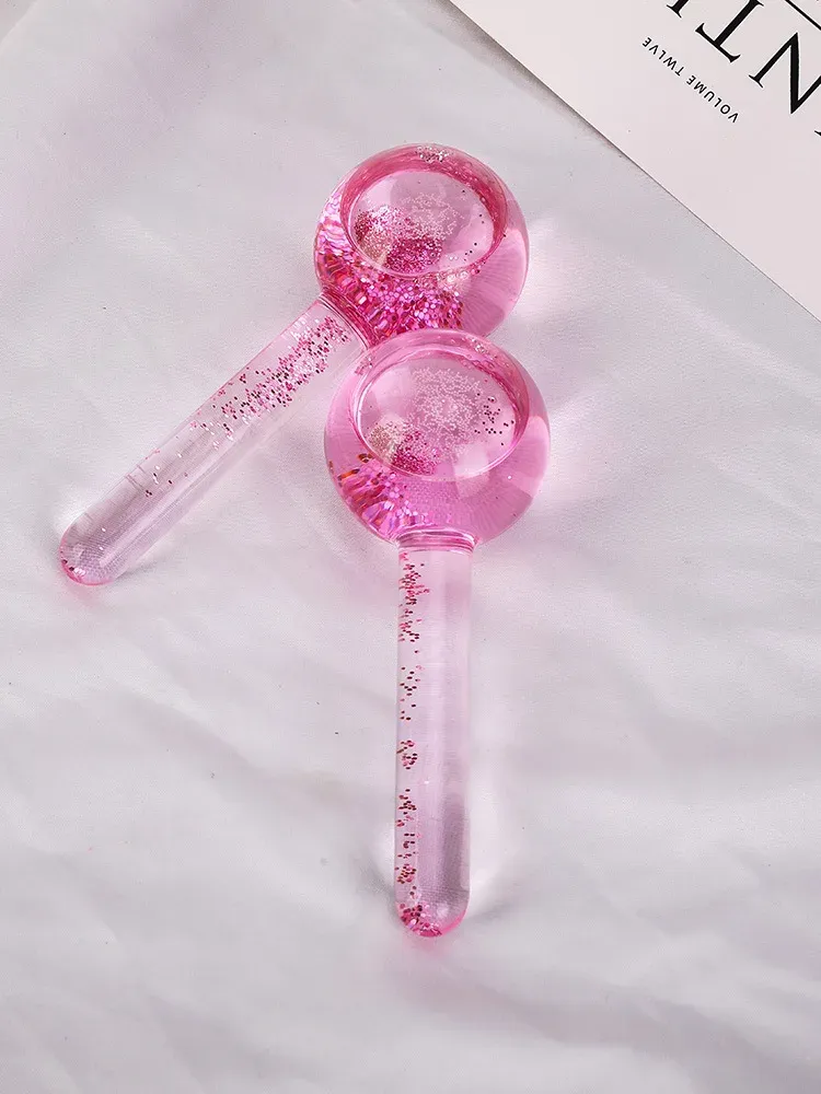 Boule de cristal rafraîchissante, esthétique épurée
