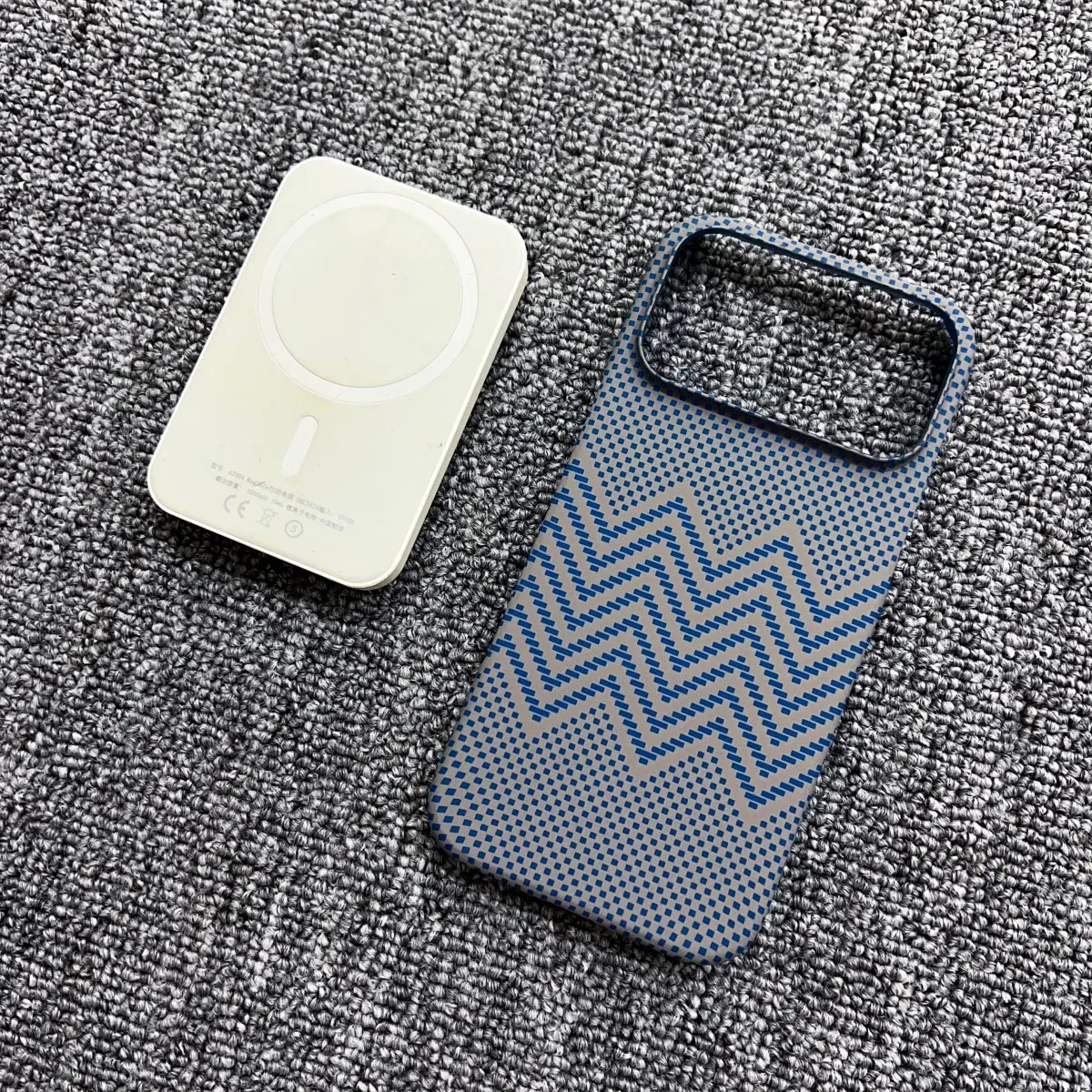 Coque sans cadre en fibre de carbone compatible MagSafe pour iPhone 18, 17 Air, 16 Plus, 15, 14 et 13 Pro Max 18