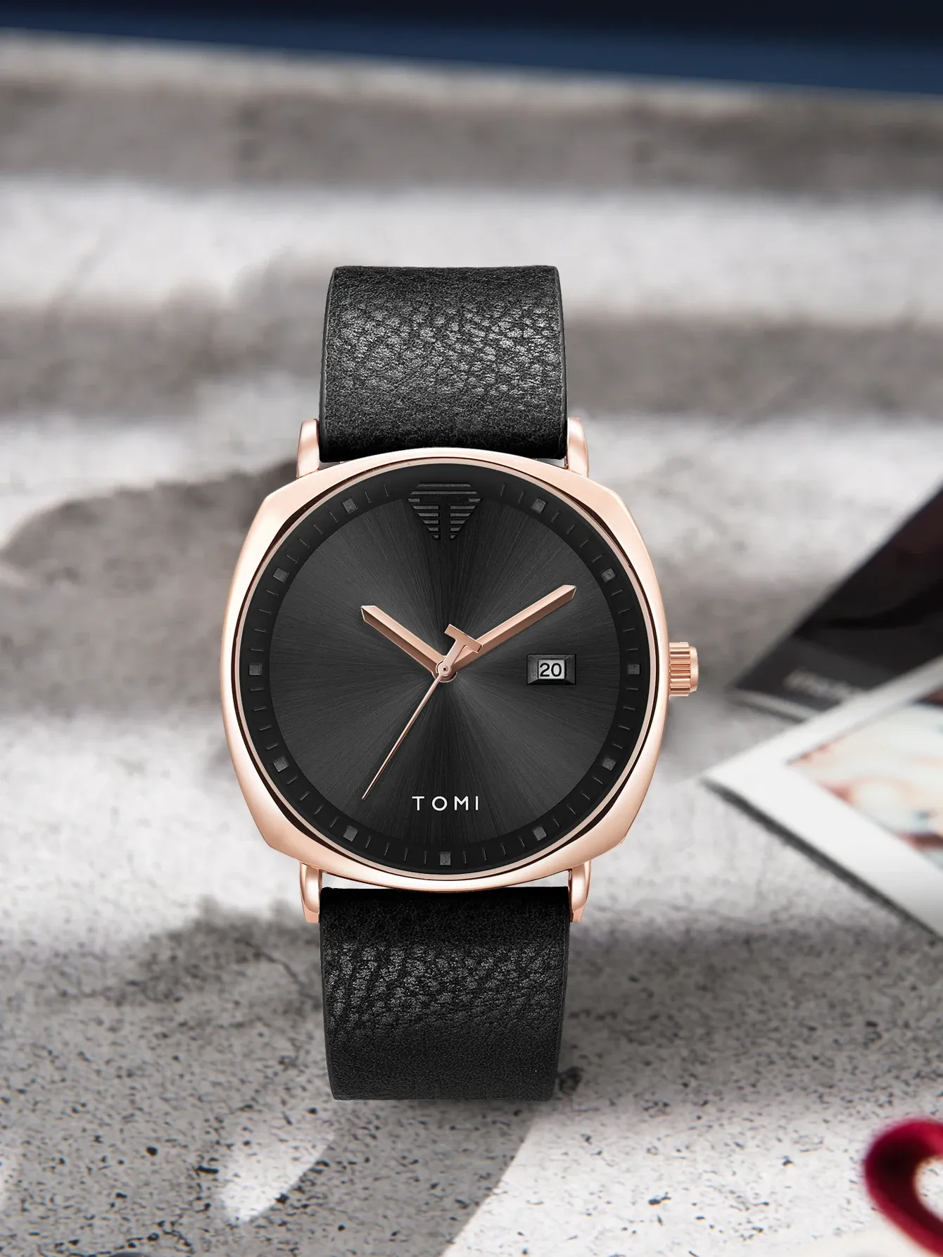 Montre TOMI, style urbain