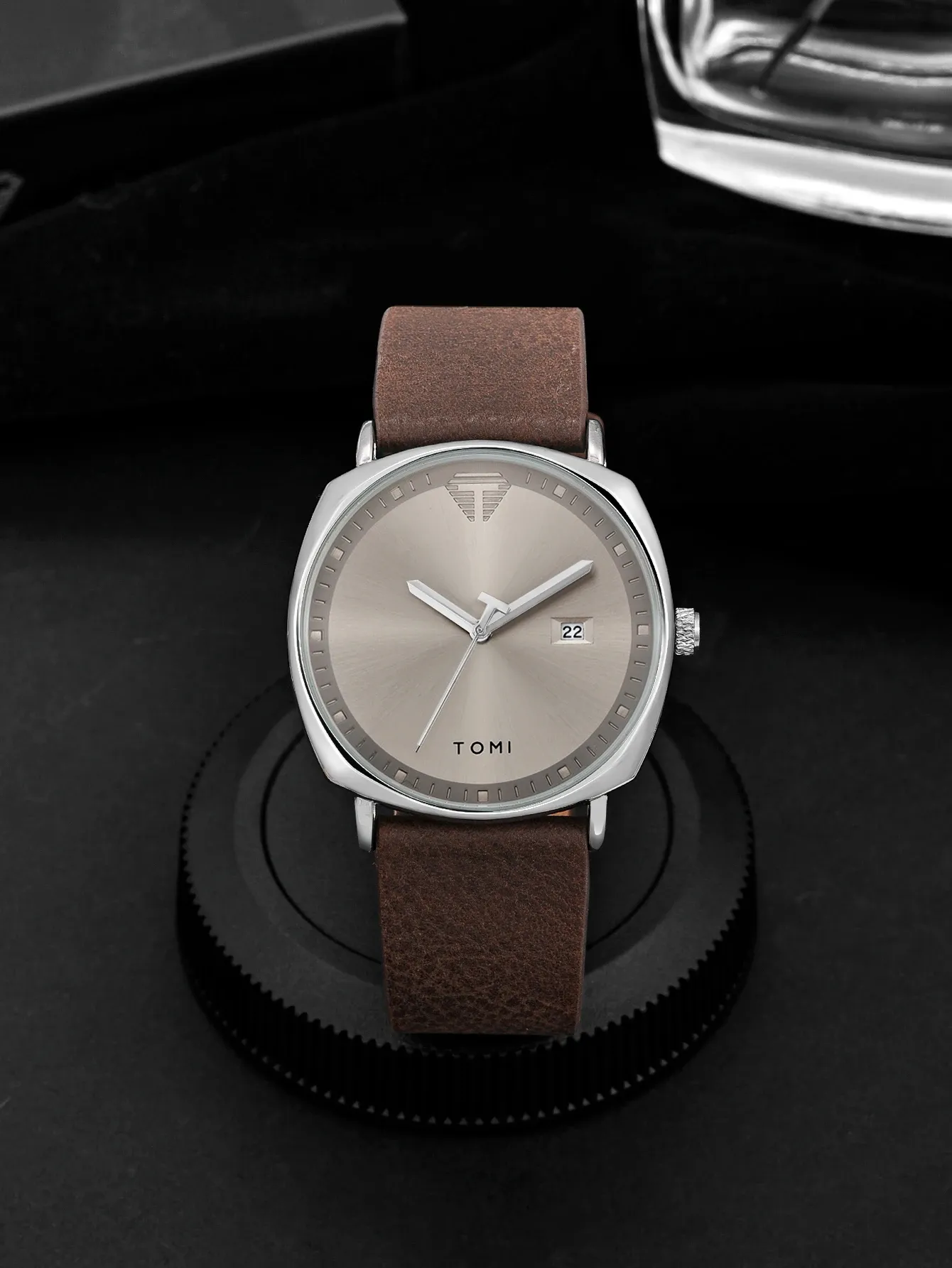 Montre TOMI, détail du cadran