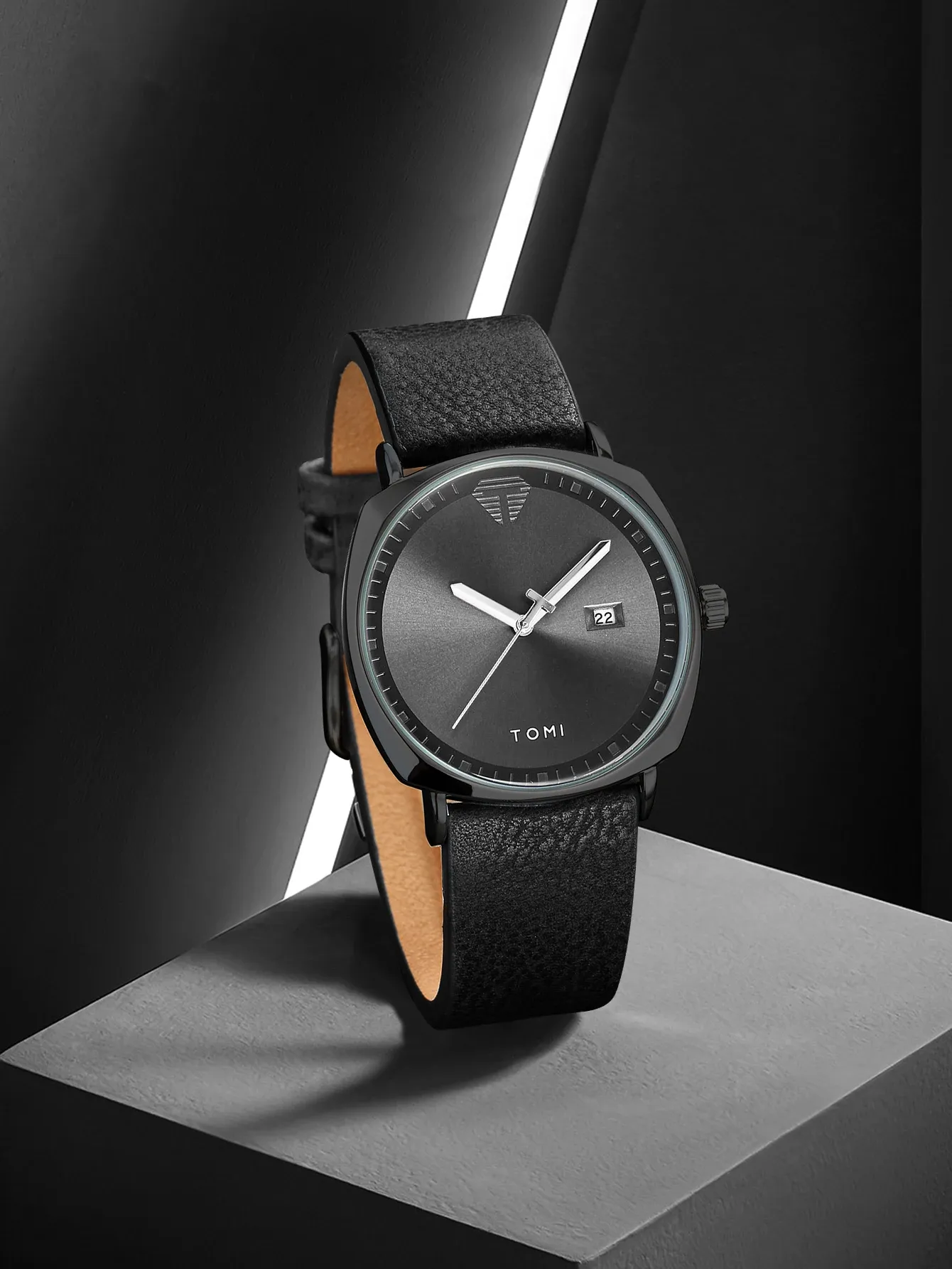 Montre TOMI au poignet