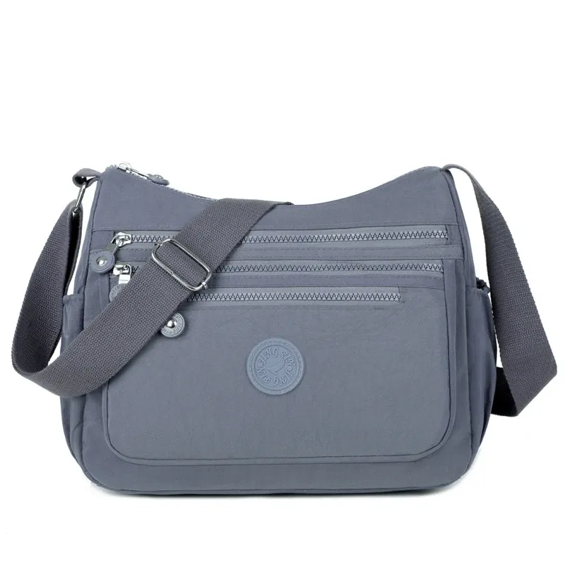 Sac bandoulière imperméable en nylon pour femme 7