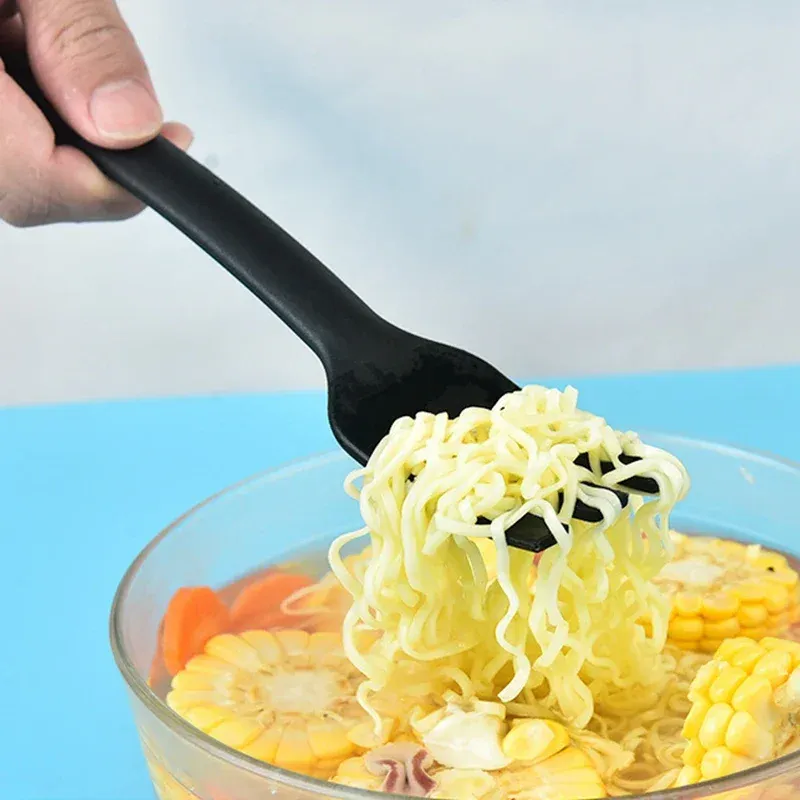 Ustensiles de cuisine en nylon, vue finale