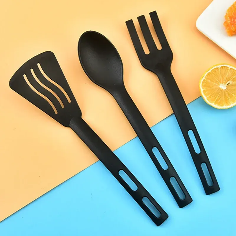 Ustensiles de cuisine en nylon, présentation produit