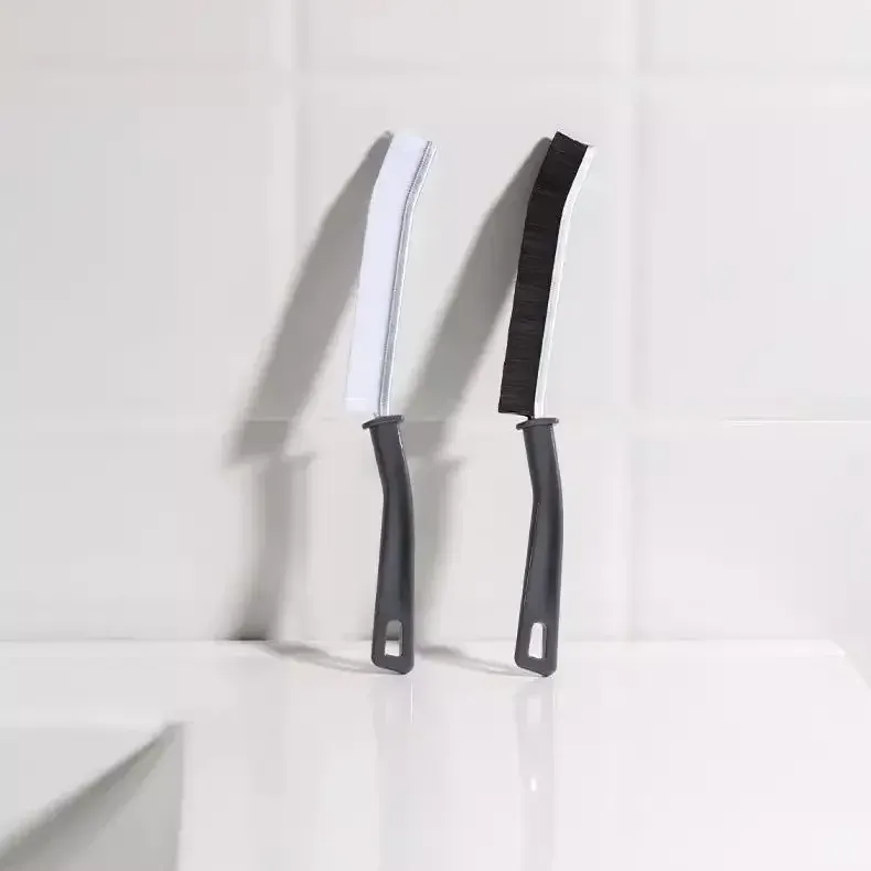 Brosse à interstices, détail de la tête