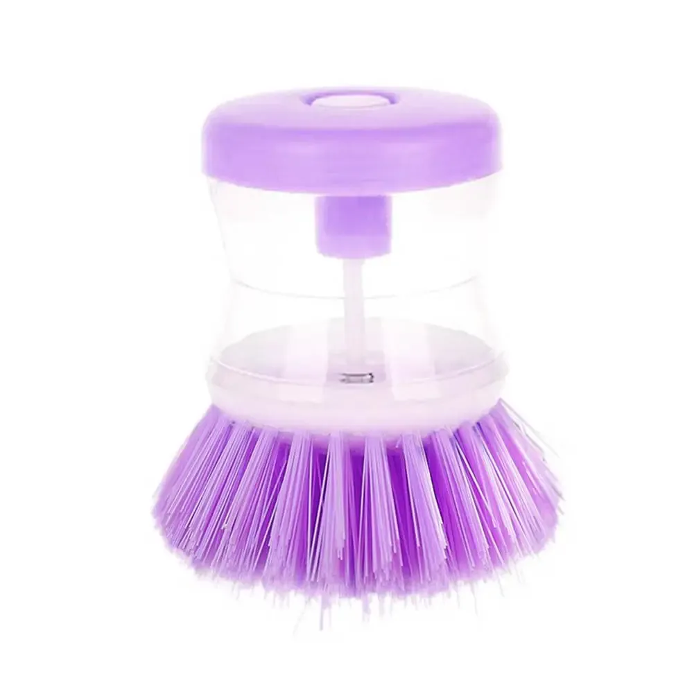 Brosse à vaisselle en situation d'utilisation