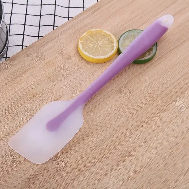 Spatule en silicone pâtisserie, usage en cuisine
