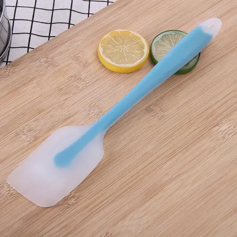 Spatule en silicone pâtisserie, préparation de crème