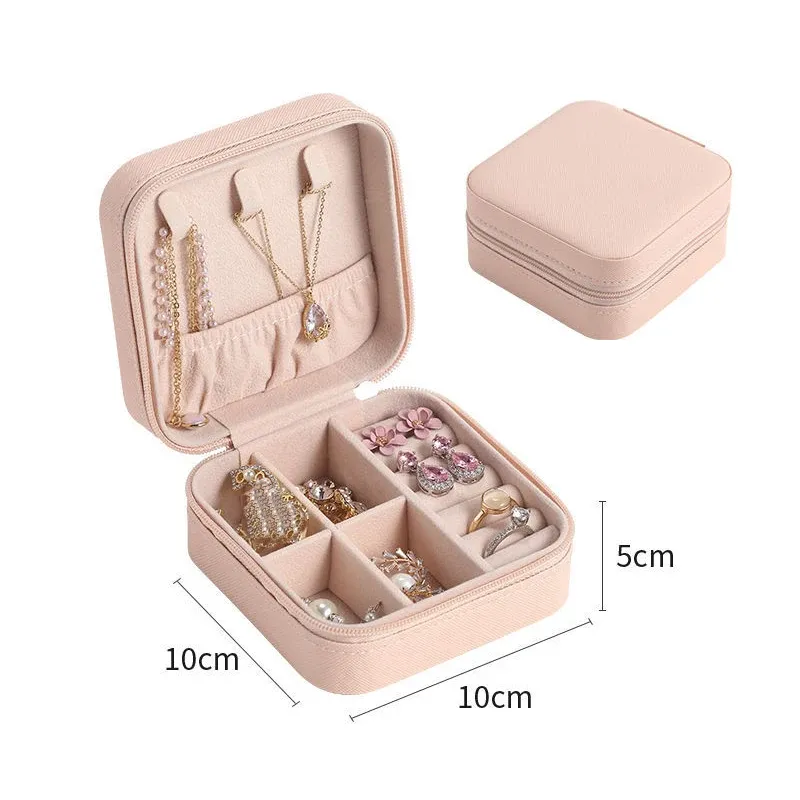 Détail du rangement intérieur de l'écrin à bijoux