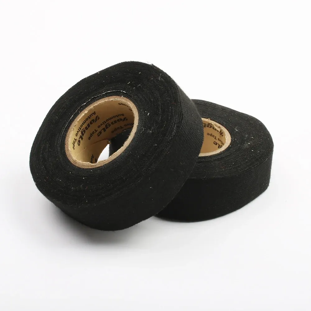 Finition et texture du ruban adhésif en tissu pour automobile