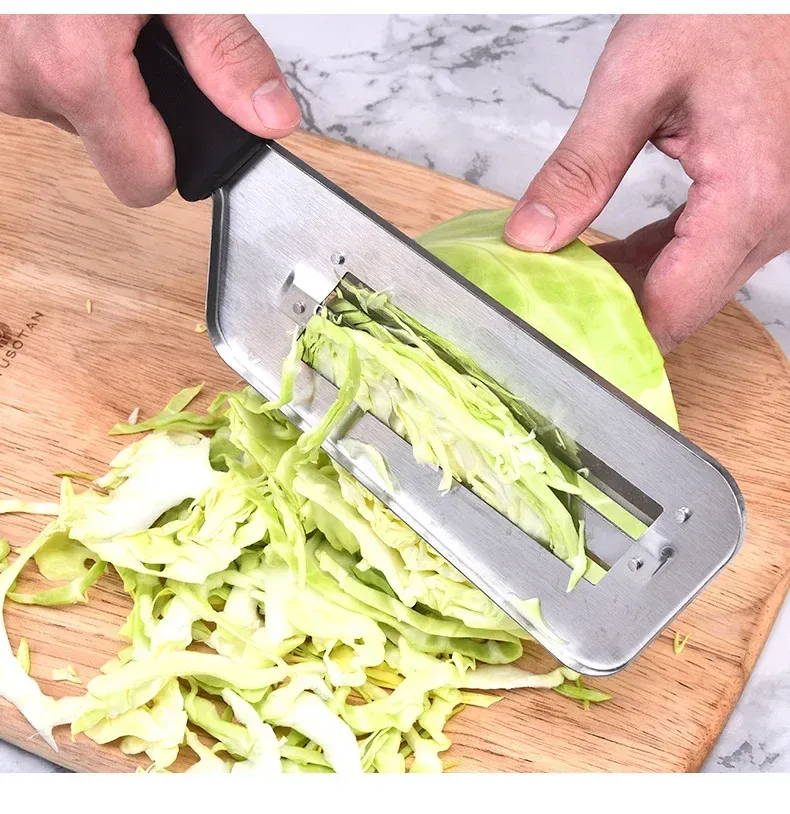 Trancheur à double lame en cuisine