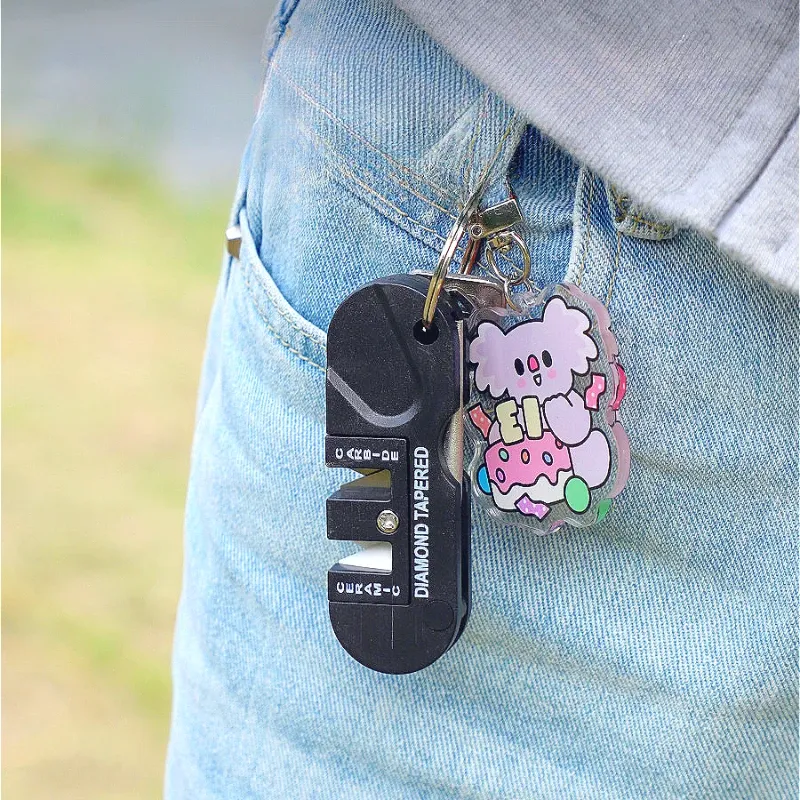 Affûteur de couteaux portable 4 en 1 en carbure de tungstène et céramique, outil de poche au diamant pour hameçons, camping, randonnée et plein air 3