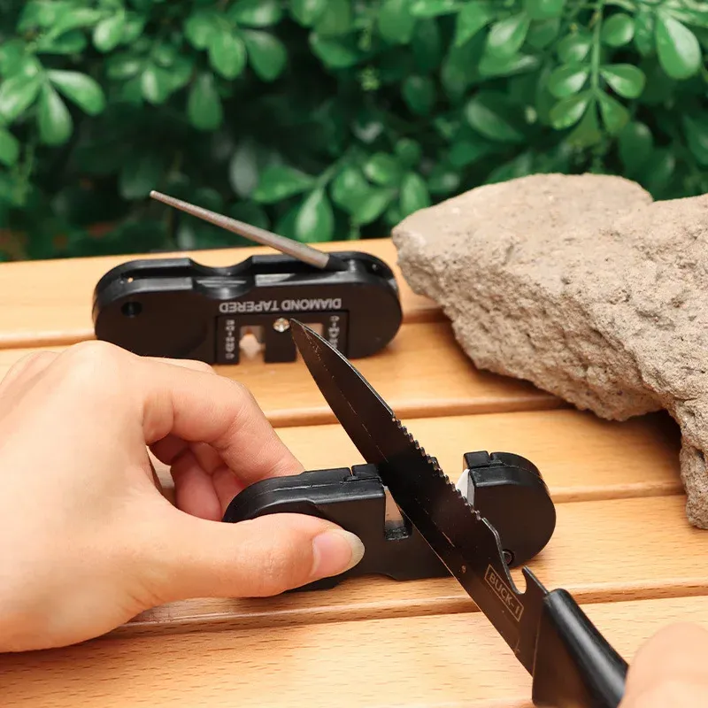 Affûteur de couteaux portable 4 en 1 en carbure de tungstène et céramique, outil de poche au diamant pour hameçons, camping, randonnée et plein air 4