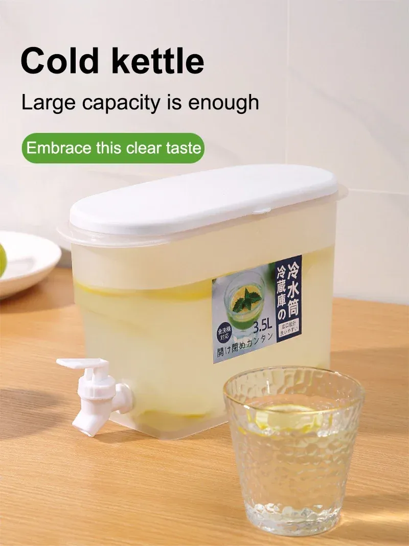 Carafe à eau froide avec robinet