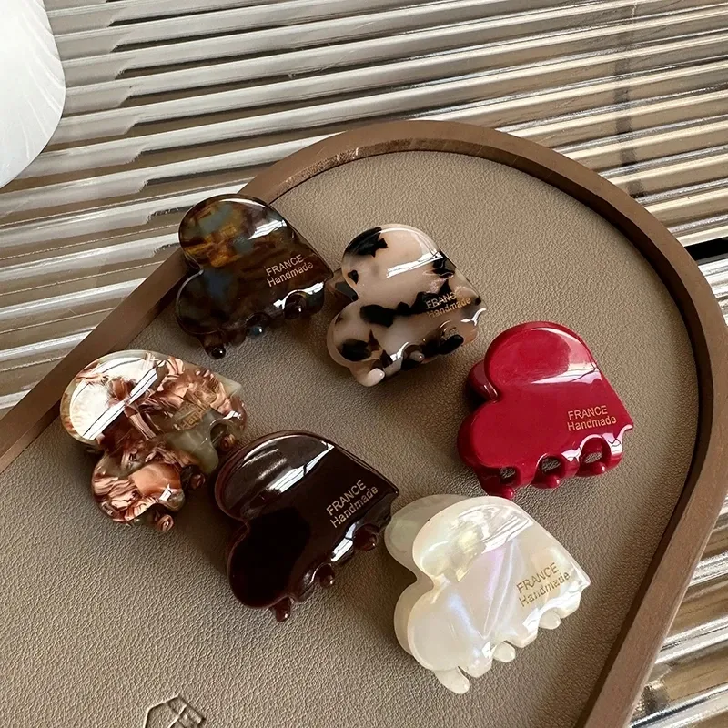 Accessoire cheveux cœur, style raffiné