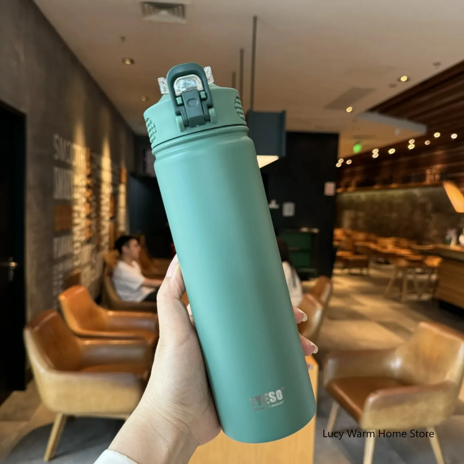 Gobelet thermos, vue de côté