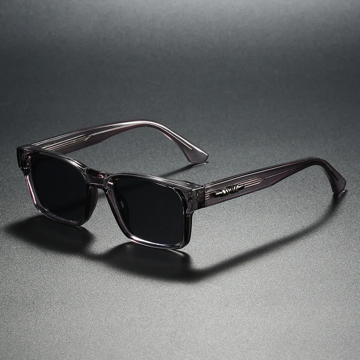 Lunettes de soleil portées en extérieur