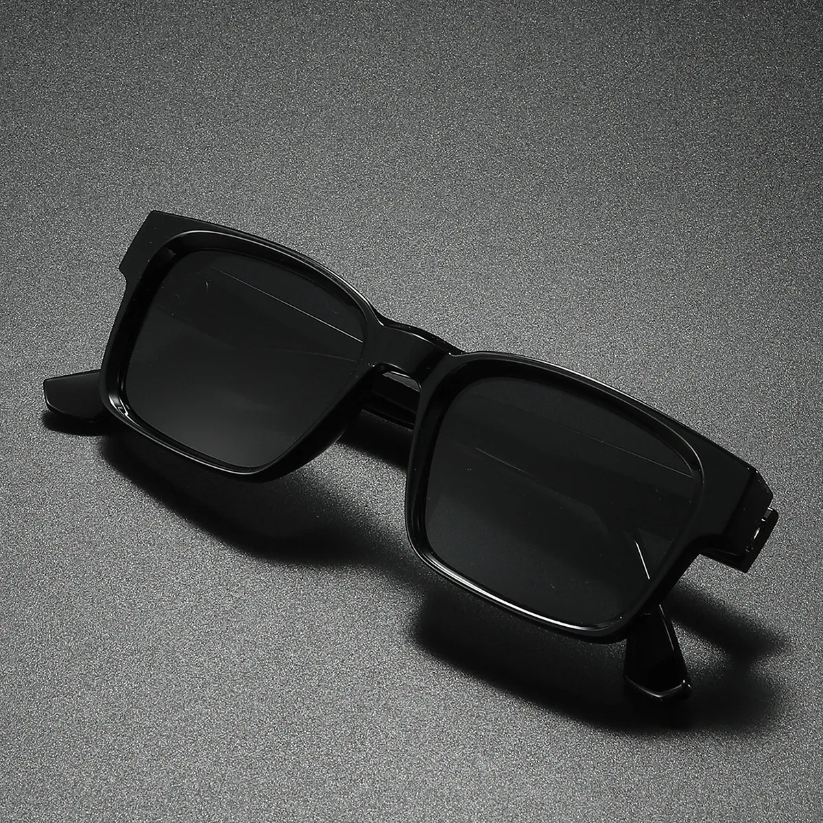 Lunettes de soleil en situation de voyage
