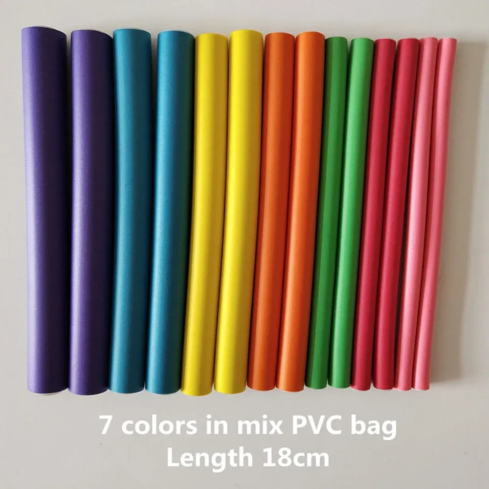 Détail des bigoudis souples en mousse colorée