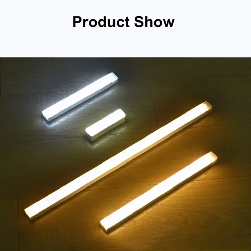 Barre lumineuse dans un couloir