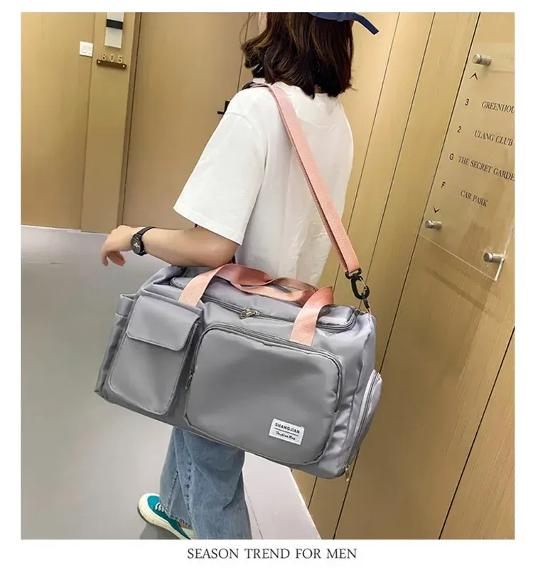 Sac de voyage femme, vue d'ambiance