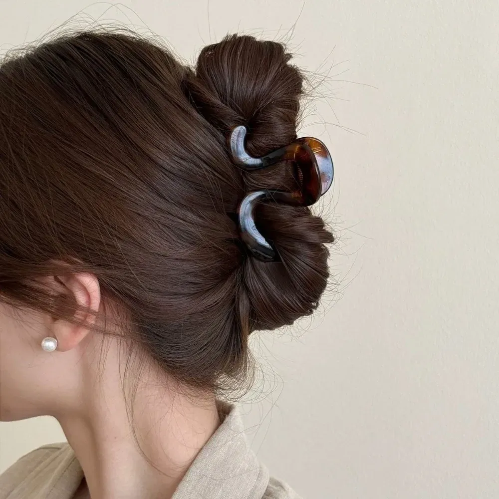Pince à cheveux en acrylique élégante et décontractée, grande et légère, forme irrégulière, finition mate, idéale pour queue de cheval 5