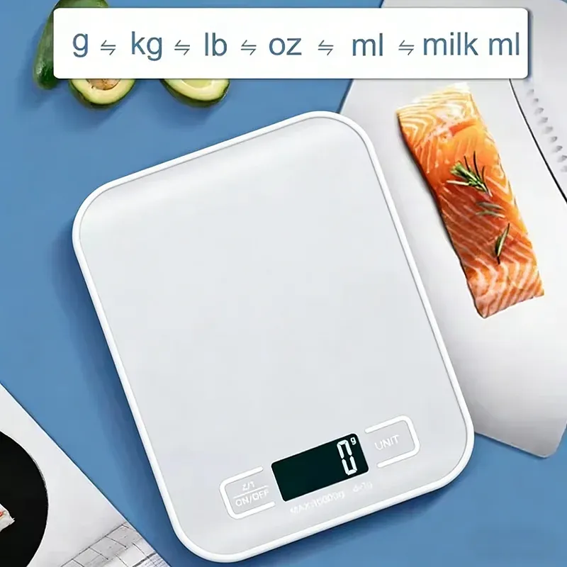 Pesée d'ingrédients sur la balance de cuisine